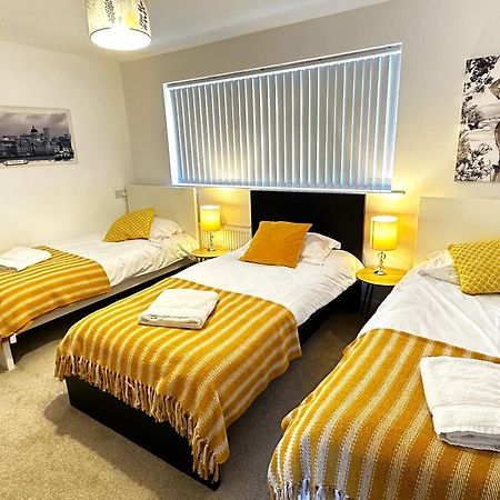 Kennedy Villa - 5 Bedroom House With Hot Tub, Wifi, Free Parkings, Close To Bicester Village 외부 사진