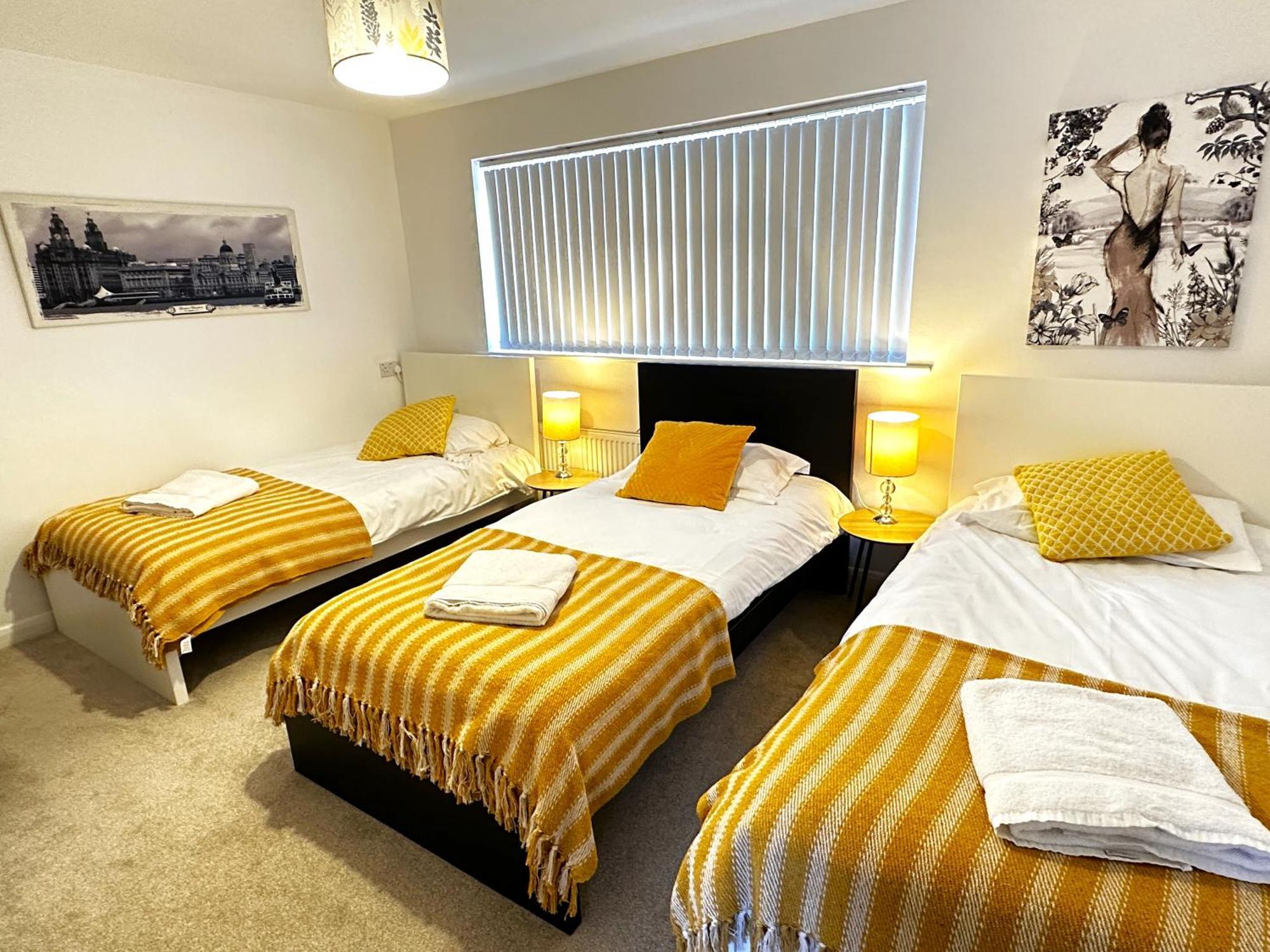 Kennedy Villa - 5 Bedroom House With Hot Tub, Wifi, Free Parkings, Close To Bicester Village 외부 사진