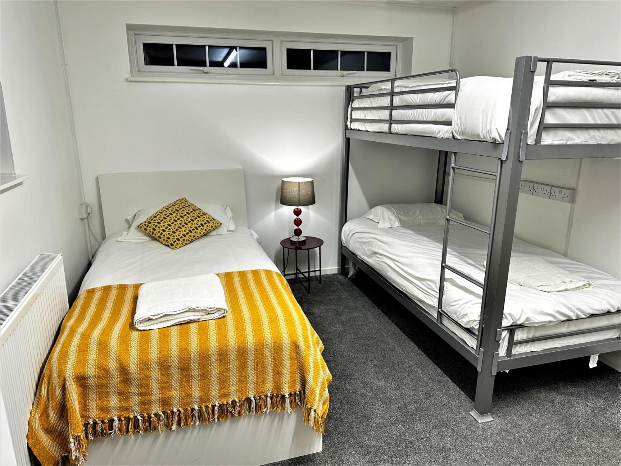 Kennedy Villa - 5 Bedroom House With Hot Tub, Wifi, Free Parkings, Close To Bicester Village 외부 사진