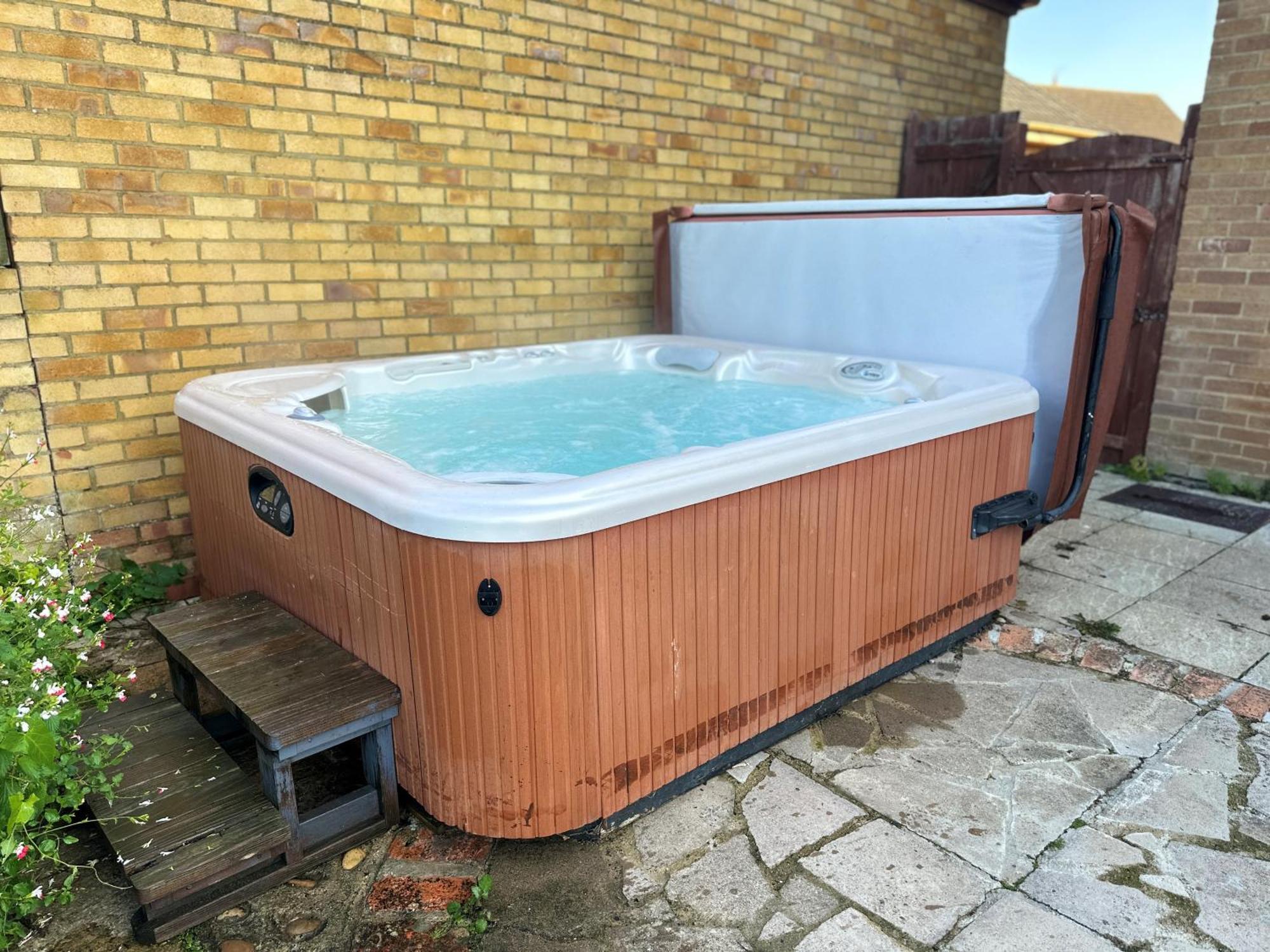 Kennedy Villa - 5 Bedroom House With Hot Tub, Wifi, Free Parkings, Close To Bicester Village 외부 사진