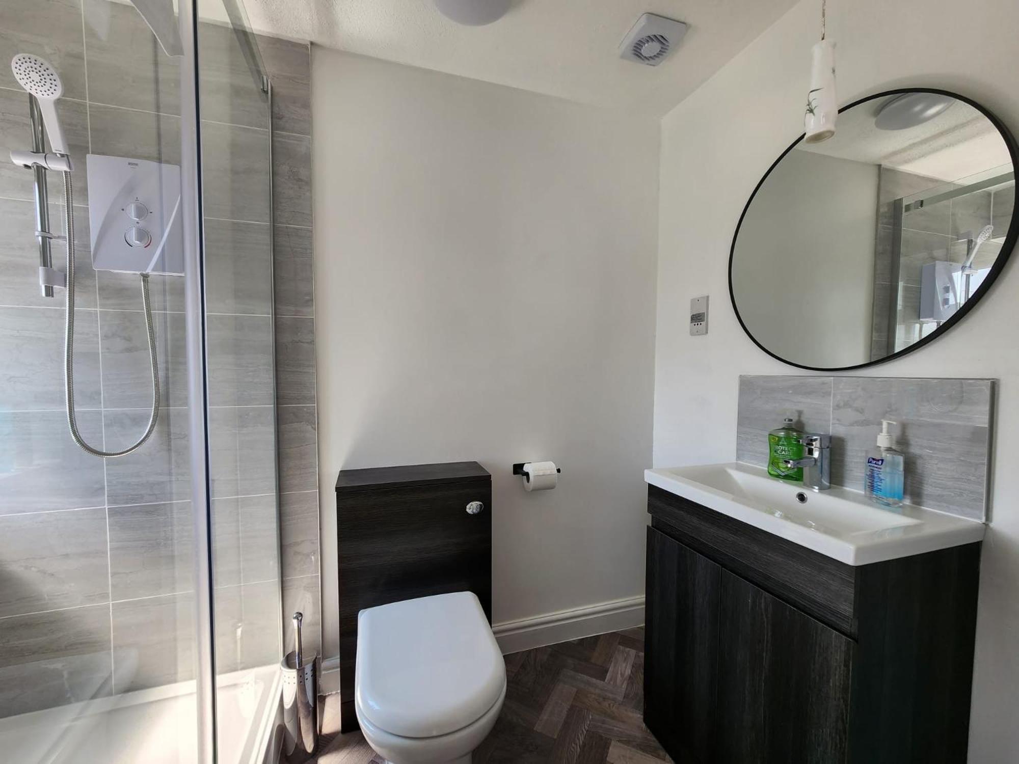 Kennedy Villa - 5 Bedroom House With Hot Tub, Wifi, Free Parkings, Close To Bicester Village 외부 사진