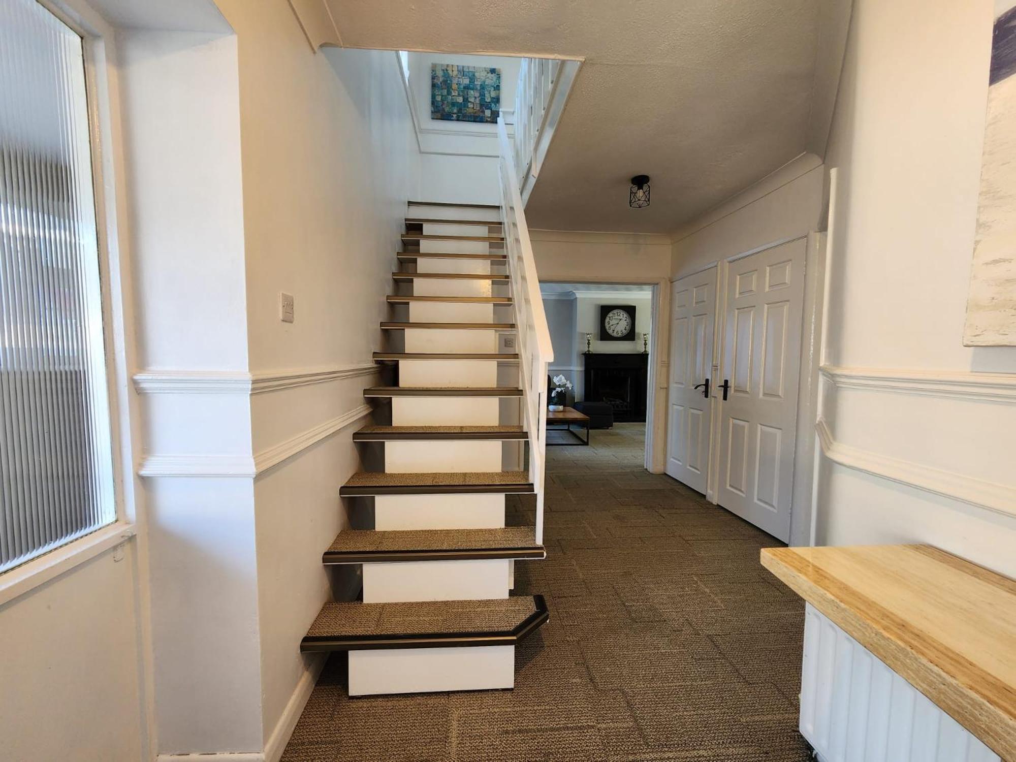 Kennedy Villa - 5 Bedroom House With Hot Tub, Wifi, Free Parkings, Close To Bicester Village 외부 사진