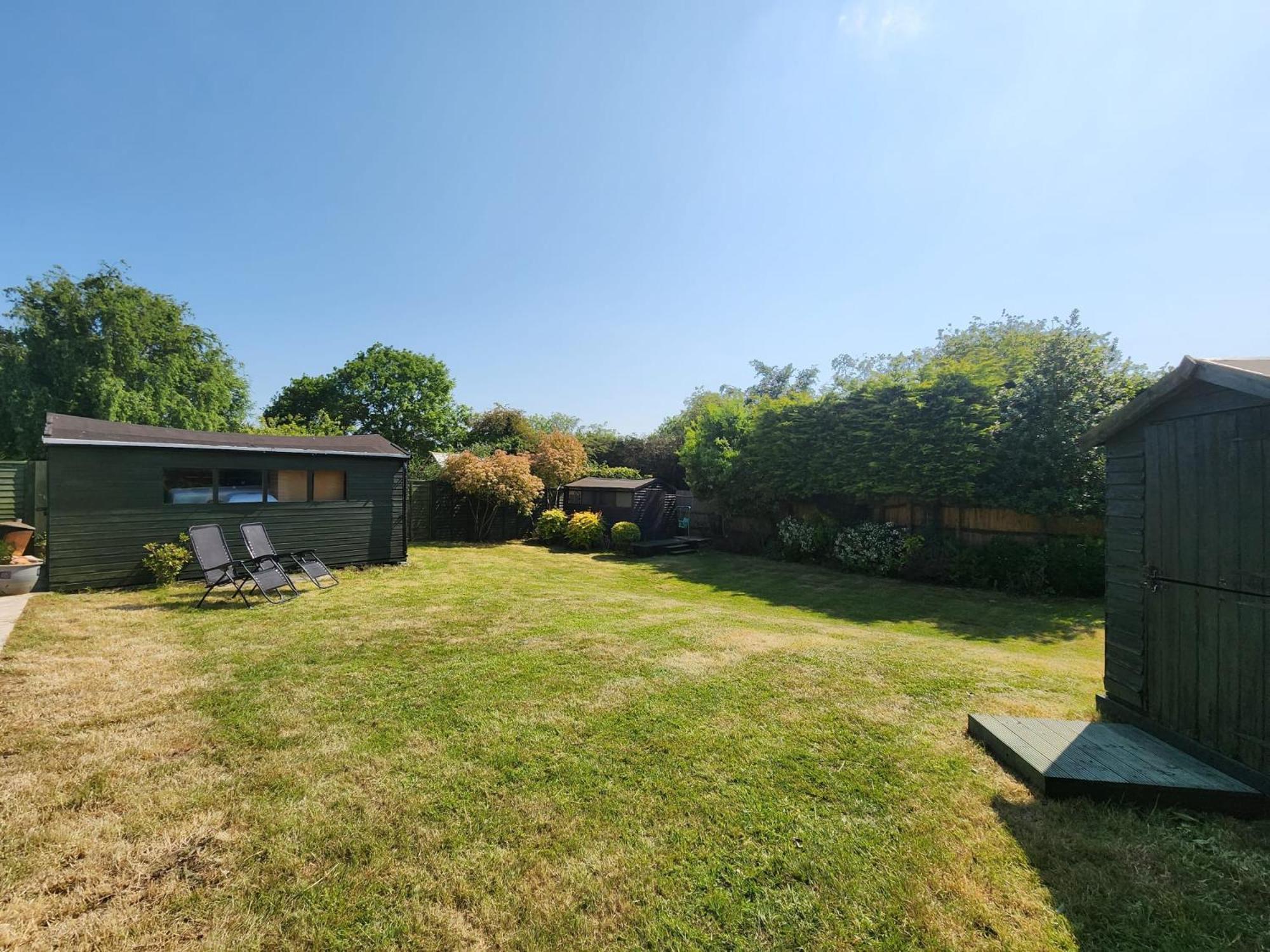 Kennedy Villa - 5 Bedroom House With Hot Tub, Wifi, Free Parkings, Close To Bicester Village 외부 사진