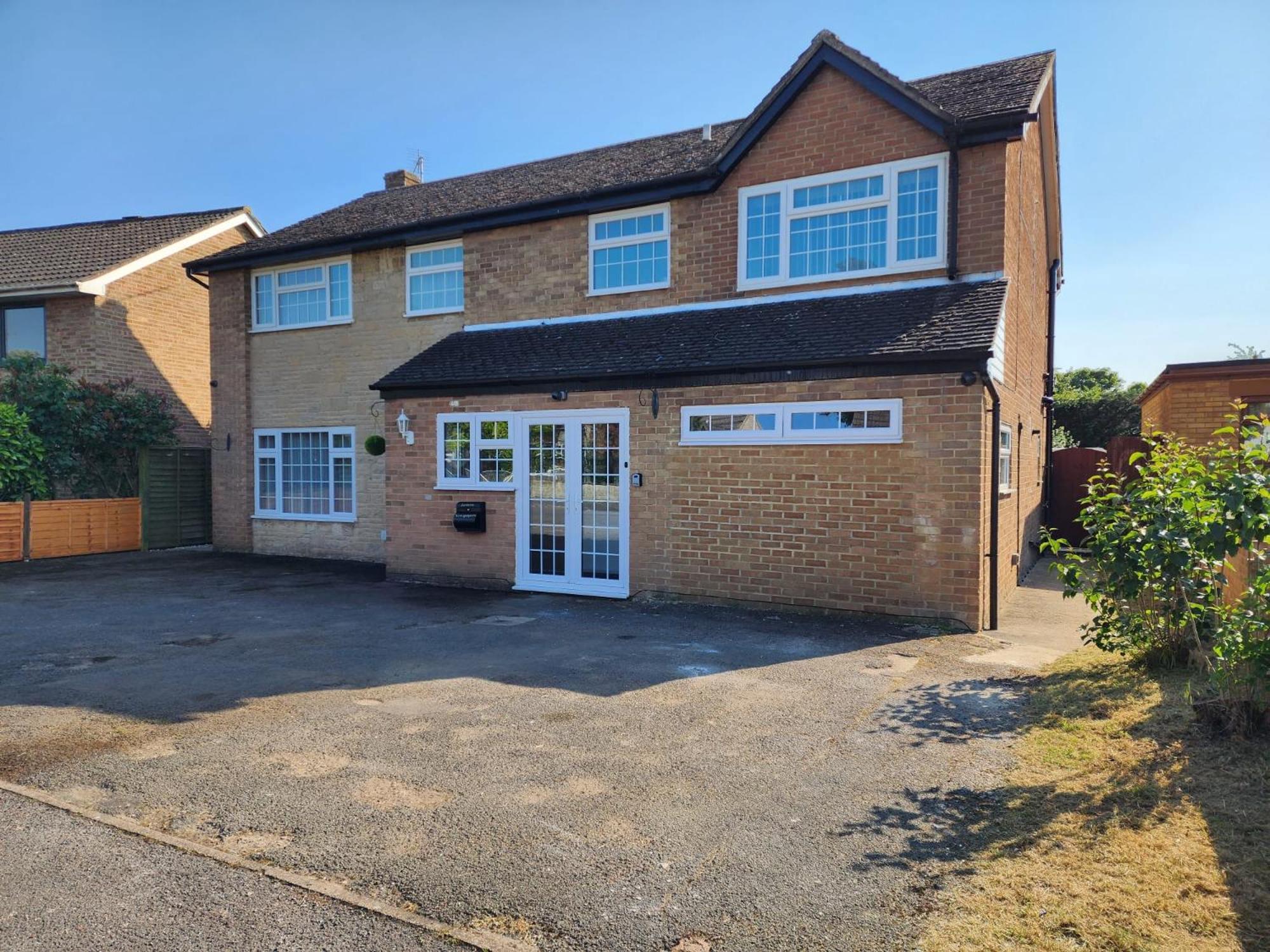 Kennedy Villa - 5 Bedroom House With Hot Tub, Wifi, Free Parkings, Close To Bicester Village 외부 사진